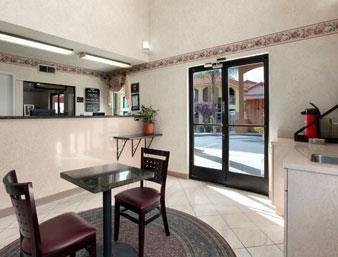Travelodge By Wyndham Banning Casino And Outlet Mall מראה חיצוני תמונה
