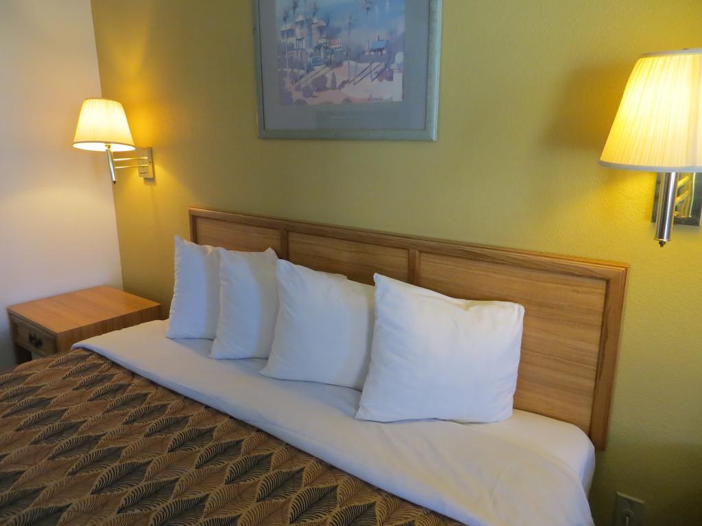 Travelodge By Wyndham Banning Casino And Outlet Mall מראה חיצוני תמונה